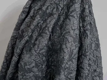 Черна жаккардовая плат с отпечатан под формата на бръчки и цветя, шампанско плат с ширина 148 см - продава се на метър